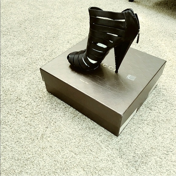 Black Gucci heels - Picture 1 of 2